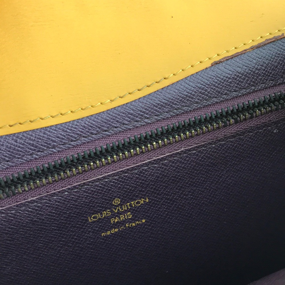 🎈SOLD Locally🎈Louis Vuitton - Picture 6 of 7